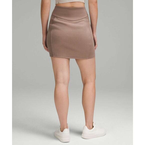 Lululemon Womens Scuba Mini Skirt Medium Taupe Taupetastic High Rise NWT - Picture 2 of 9